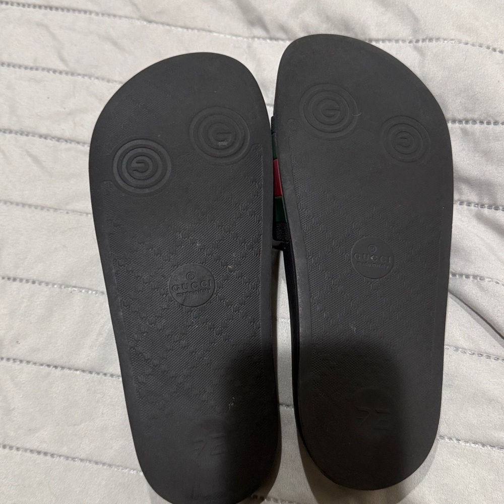Gucci Slide Sandals with Black, Green, and Red Stripes - Picture 8 of 8